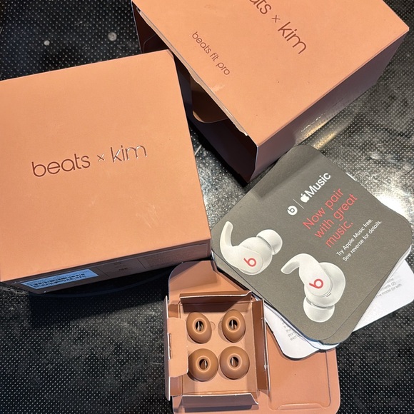 Kim Kardashian Beats Fit Pro Earbuds - Picture 11 of 12